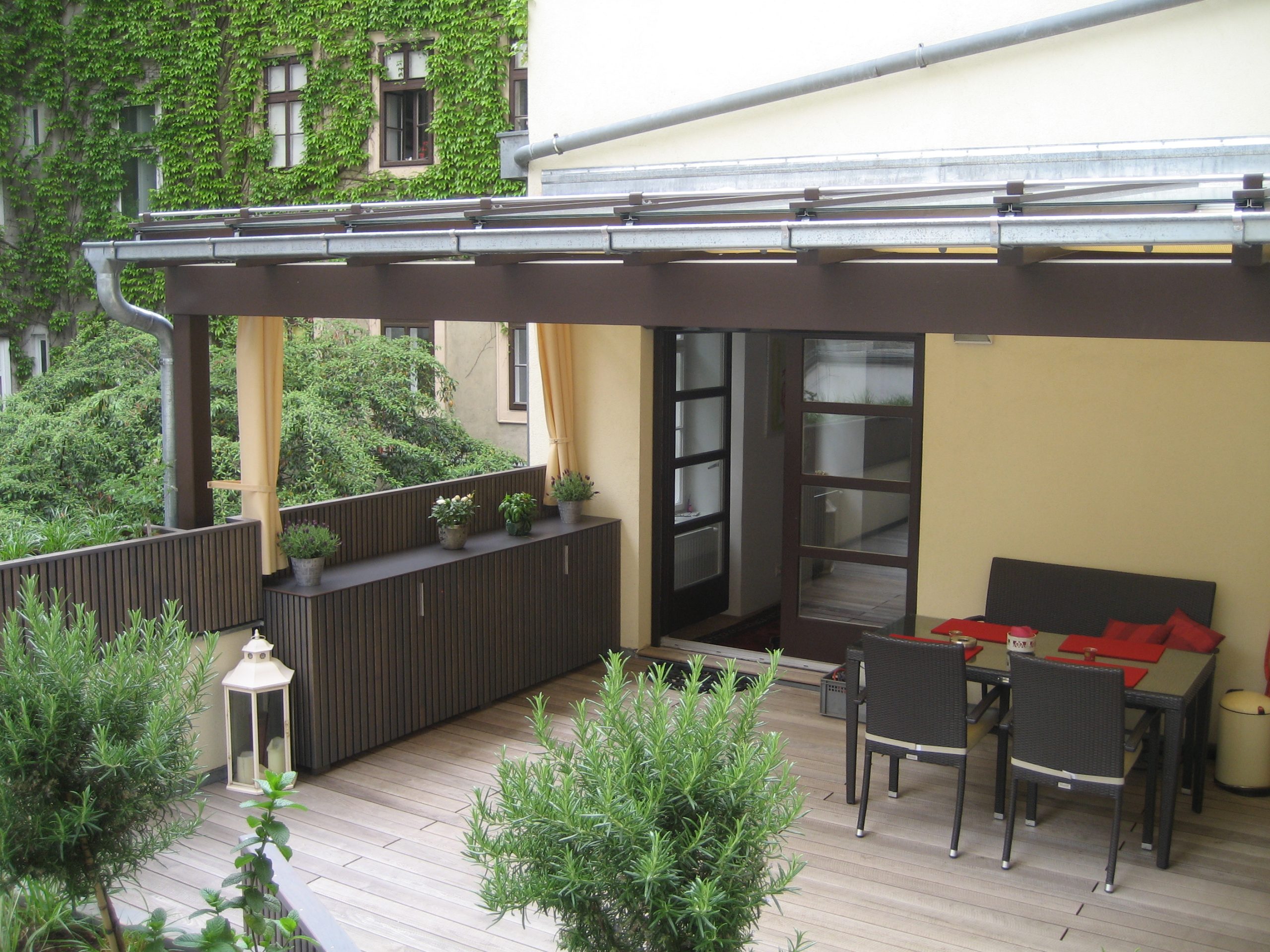 Dachterrasse im Innenhof 8 Dachterrasse im Innenhof 01