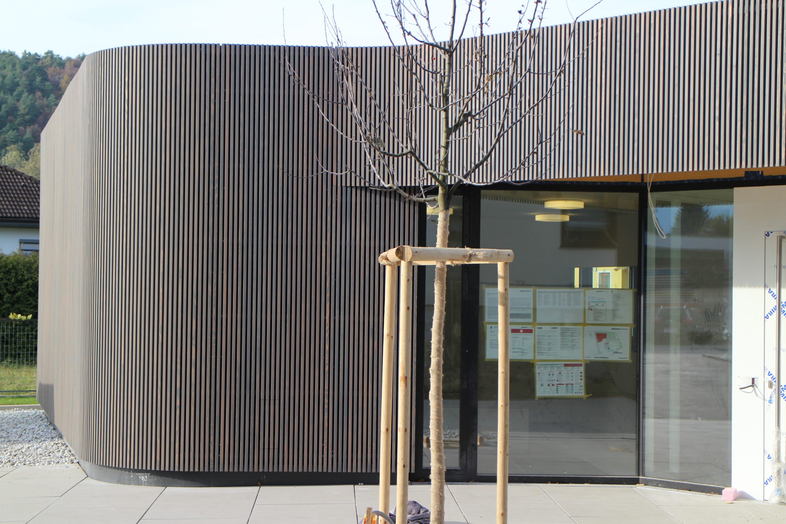 Ärztehaus mit Leistenfassade 9 Ärztehaus mit Leistenfassade 01