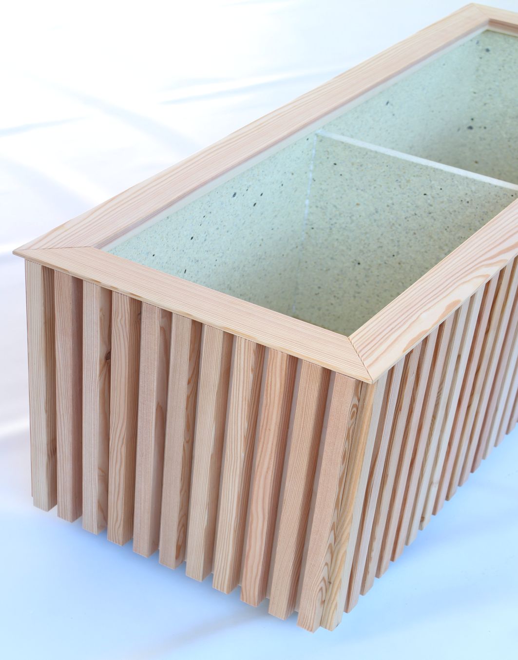 Individuelle Pflanzbehälter aus Holz nach Maß – heimische Lärche