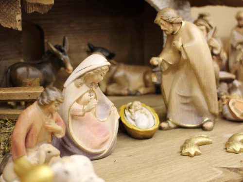 Holz- und Krippenfiguren 8 Entdecken Sie schöne Krippen und Krippenfiguren aus Holz in unsere Shop in Thernberg
