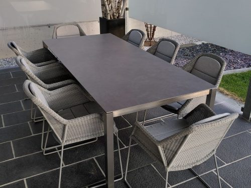 Sit Tisch Manhattan