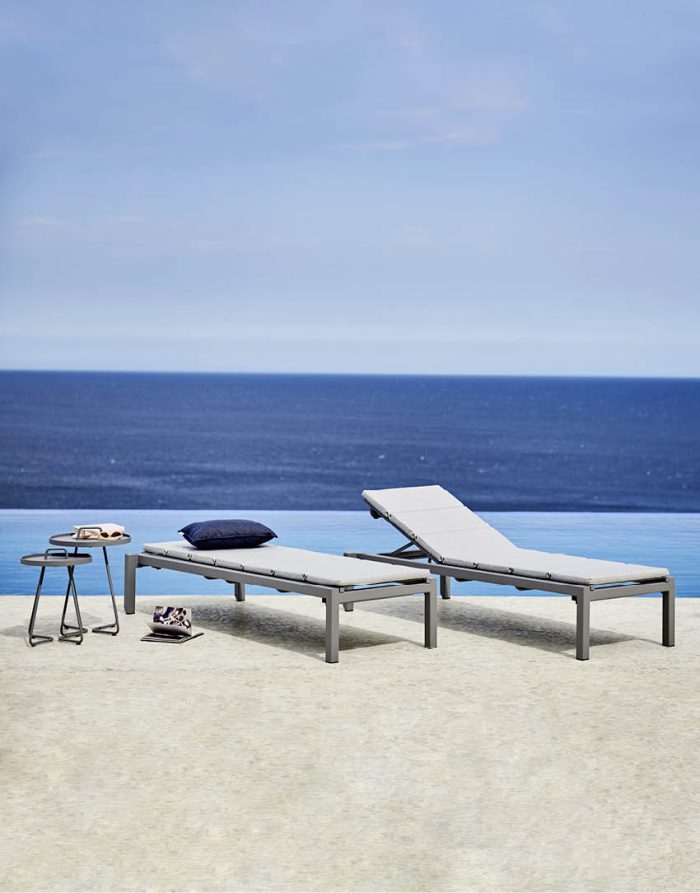 4-fach verstellbare Outdoor-Liege im minimalistischen Design