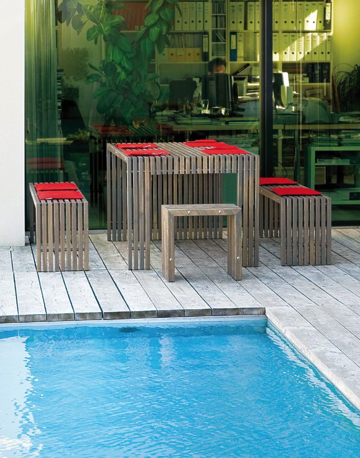 Design Gartenmöbel aus Holz: Gartentisch