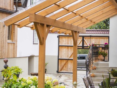 Terrassendach aus Lärche vom Profi: Individuell gestaltet