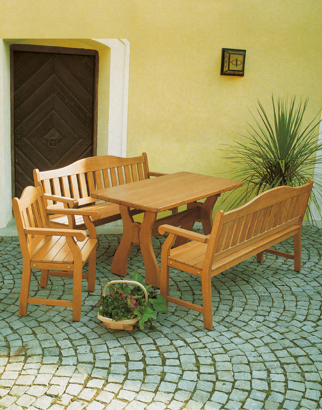 Wartenstein Armlehnsessel 2 Wartenstein3.jpg